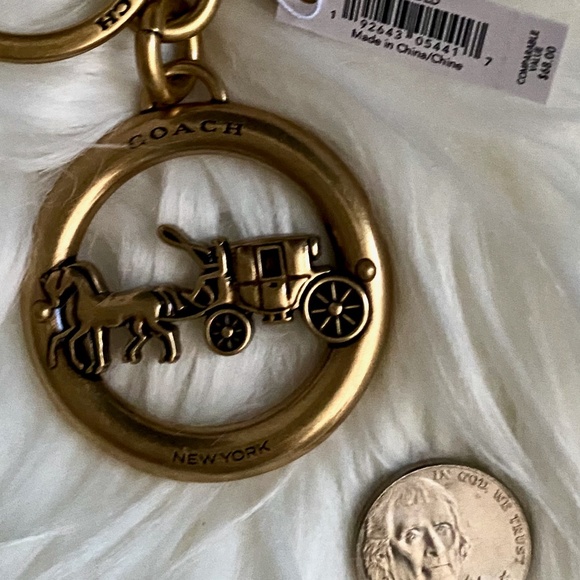 Coach HORSE & CARRIAGE BAG CHARM FOB Keychain GOLD - Picture 1 of 6